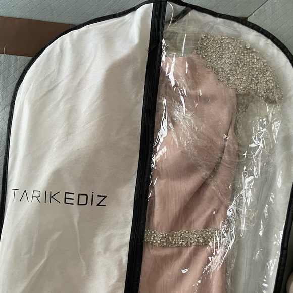 Tarik Ediz - light pink and beaded gown - Picture 4 of 12